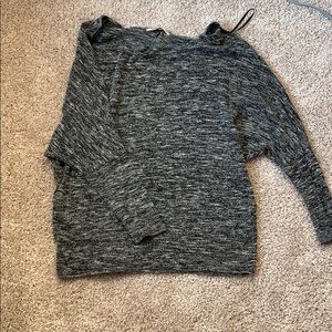 FOREIGN EXCHANGE LONG SLEEVE WING